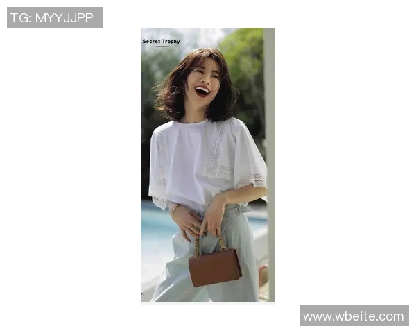 复古足球女神：经典球星风采与现代女性魅力的完美融合